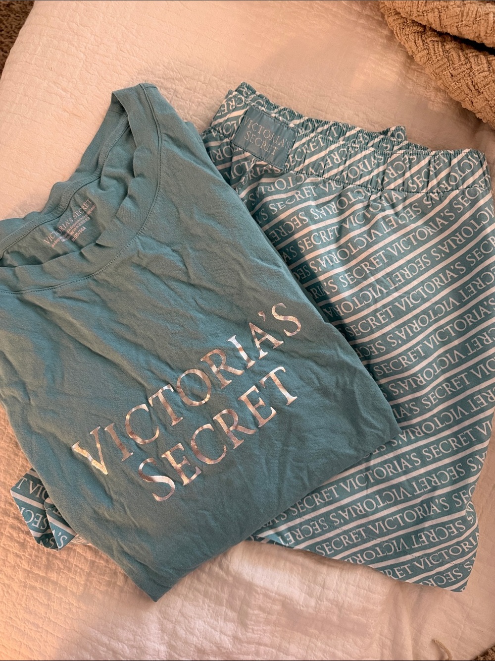 NWOT Victoria's Secret Teal Logo Lounge Tee & Shorts Set Pajamas